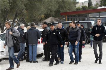 Građevinska inspekcija započela s rušenjem objekata na plaži u Splitu