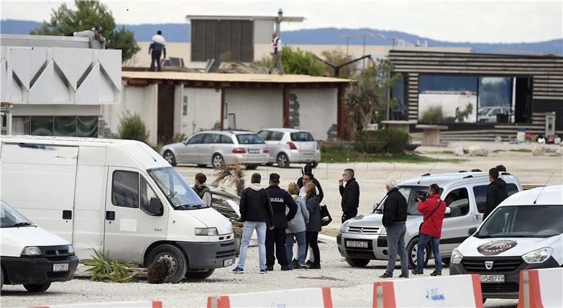 Građevinska inspekcija započela s rušenjem objekata na plaži u Splitu