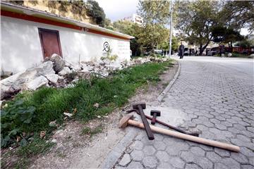 Građevinska inspekcija započela s rušenjem objekata na plaži u Splitu