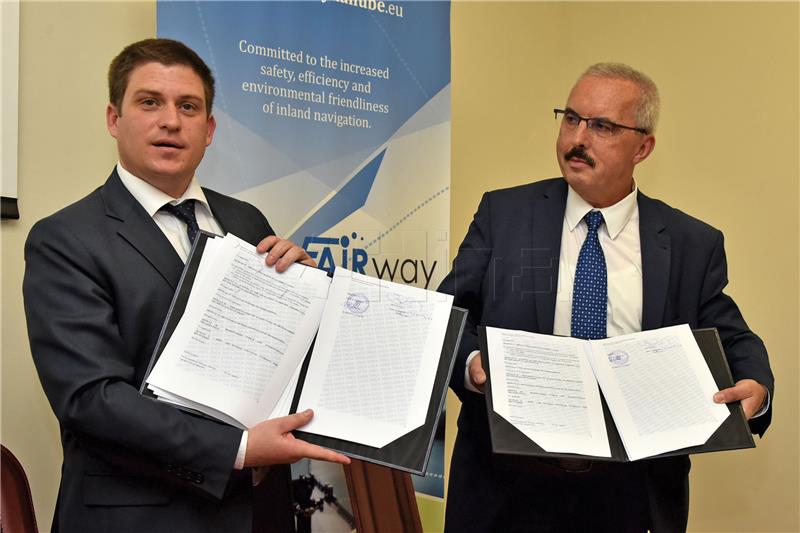 Agreements inked for development of Slavonian river port and fairway