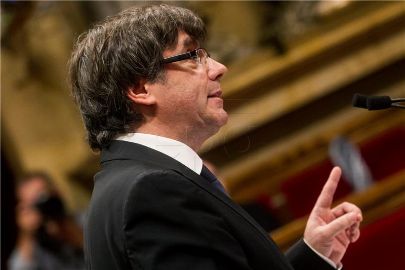 Puigdemont poziva na "demokratski" otpor Madridu