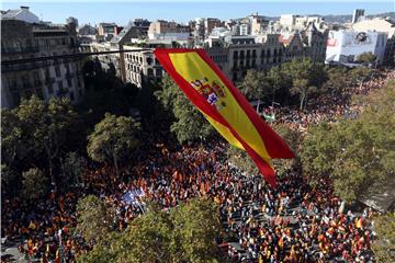 Stotine tisuća zagovornika jedinstvene Španjolske na ulicama Barcelone