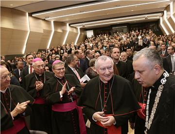 Državni tajnik Svete Stolice Pietro Parolin na Hrvatskom katoličkom sveučilištu nazočio proslavi dana HKS-a 