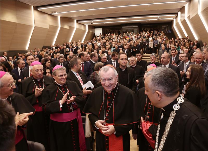 Državni tajnik Svete Stolice Pietro Parolin na Hrvatskom katoličkom sveučilištu nazočio proslavi dana HKS-a 