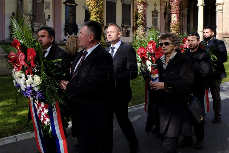 Polaganje vijenaca na grobove velikana HSS-a