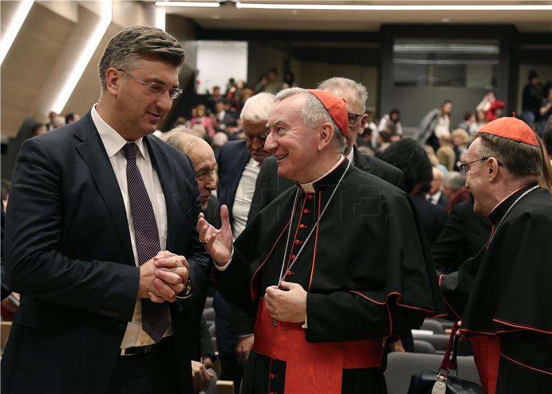 Državni tajnik Svete Stolice Pietro Parolin na Hrvatskom katoličkom sveučilištu nazočio proslavi dana HKS-a