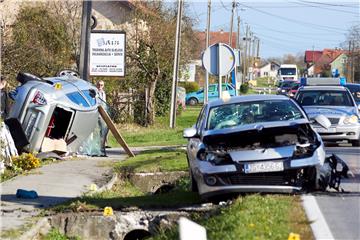 U teškoj prometnoj nesreći pored Bjelovara stradale 3 osobe