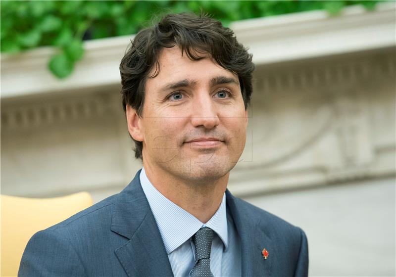 Trudeau se za "Noć vještica" maskirao u Supermana