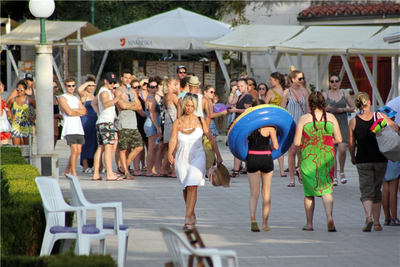 U Hrvatskoj u deset mjeseci rekordnih 18 milijuna turista i 100,3 milijuna noćenja