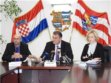 Čačić: Štromar i Divjak "podmeću nogu" isplati novca za gradnju škola