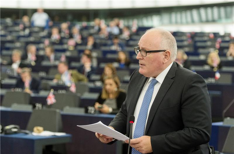 Timmermans: Poljske reforme pravosuđa ugrožavaju vladavinu prava