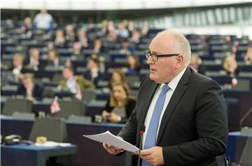 Timmermans: Poljske reforme pravosuđa ugrožavaju vladavinu prava