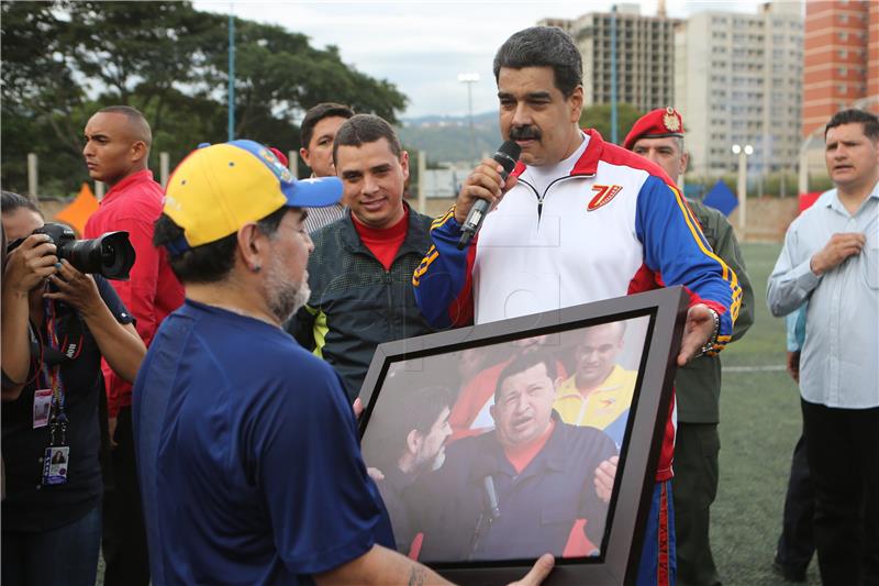 Maradona zaigrao s venezuelskim predsjednikom Madurom i pružio mu podršku 