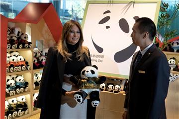 Melania Trump ostala u Pekingu kao turist