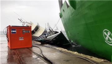 Nema bojazni od onečišćenja mora nakon sudara brodova u Uljanikovu brodogradilištu