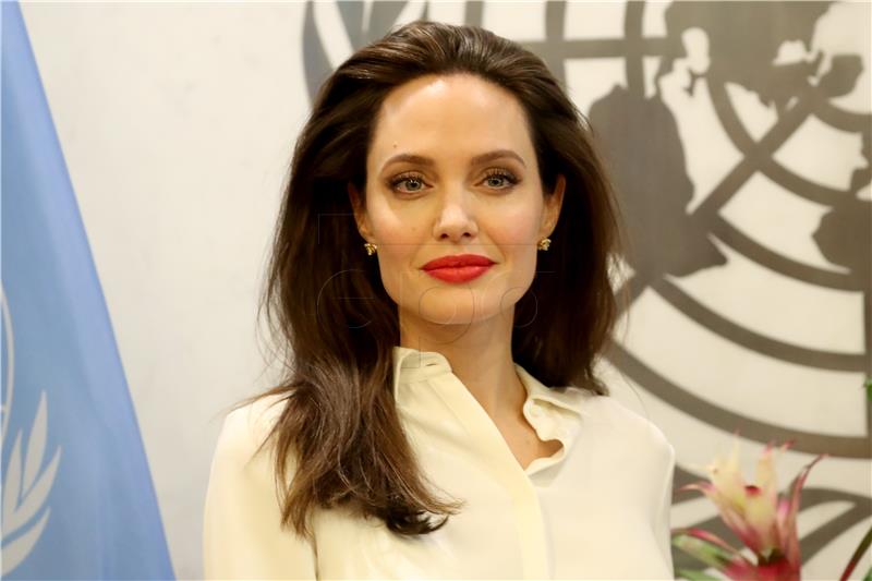 Angelina Jolie osudila seksualno nasilje nad izbjeglicama muslimankama Rohindža