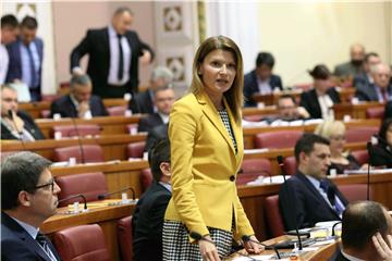 Glasovac: Milas Klarić je politički smijenjena, Zekanović: ona je Kukuriku kadar, smjena je legalna 