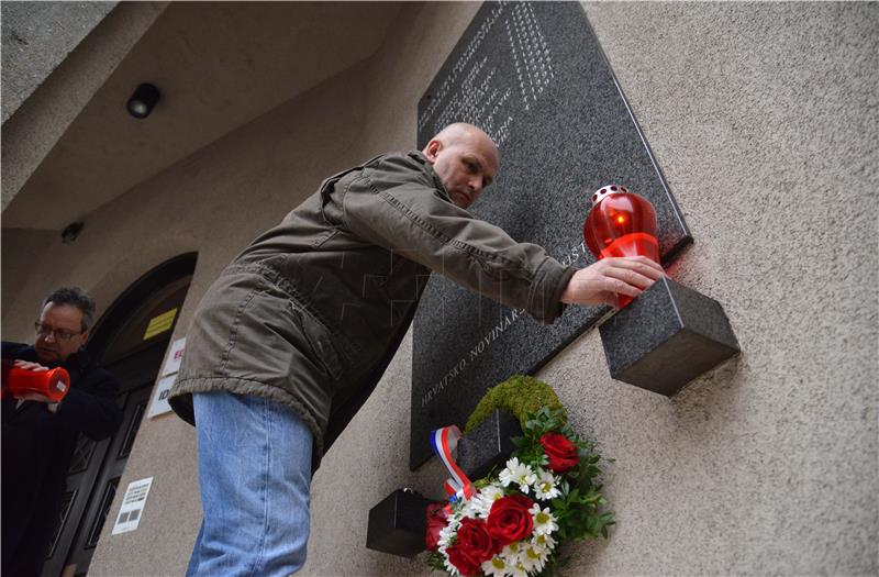 U povodu Dana sjećanja na žrtvu Vukovara HND položio vijenac za ubijene i poginule kolege