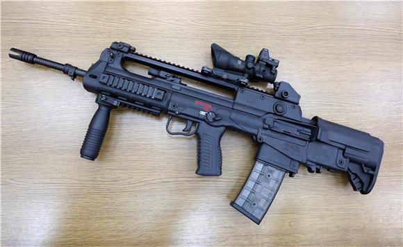 Interior Ministry, HS-Produkt sign contract for 1,000 assault rifles for police