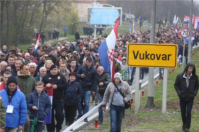 VUKOVAR U koloni sjećanja oko 64.000 ljudi