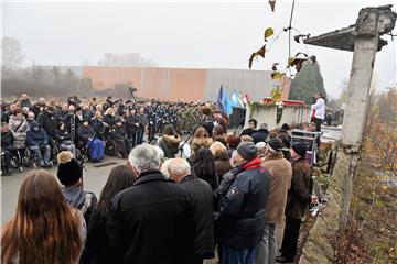 Obilježena 26. obljetnica stradanja vukovarske četvrti Borovo naselje