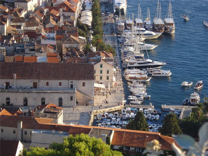 Grad Hvar sa 150 godina organiziranog turizma - obljetnica kakve nema u Europi