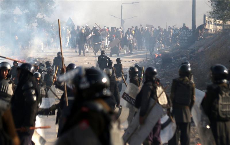 PAKISTAN RELIGOUS PROTESTORS BLOCKADE