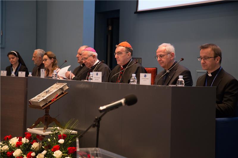 Mons. Baloban: Sve religije imaju nešto zajedničko što mogu reći društvu