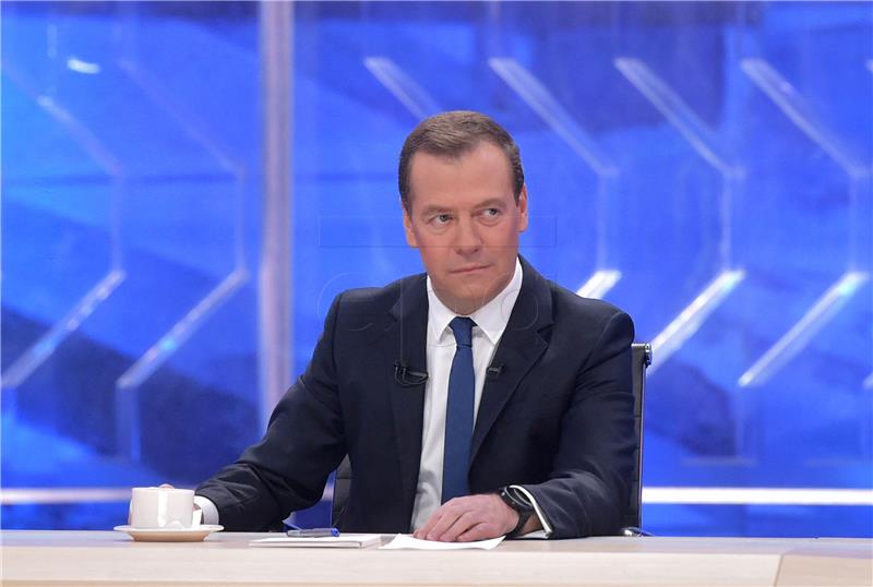 Medvedev najavio da će vladajuća stranka podržati Putinovu kandidaturu