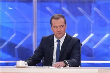 Medvedev najavio da će vladajuća stranka podržati Putinovu kandidaturu