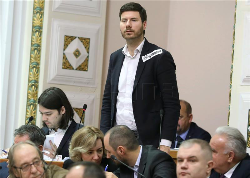 Pernar: Sizif je gurao kamen koji se vraćao nazad, tako i mi amandmane