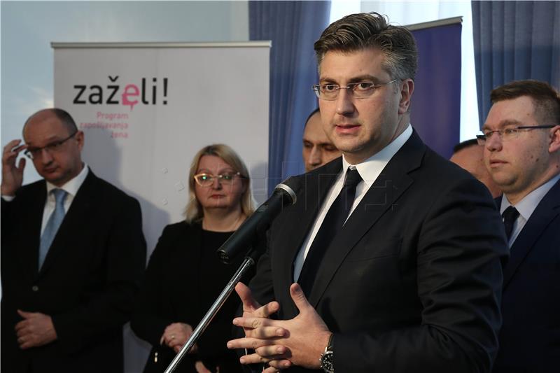 PM says gov't stands firmly behind Slavonia