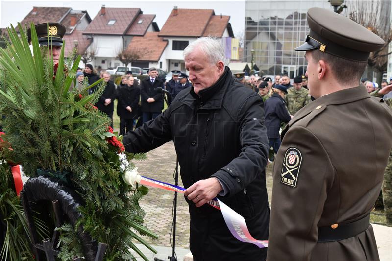 U Otoku obilježena 26. godišnjica pogibije prvih hrvatskih zrakoplovaca