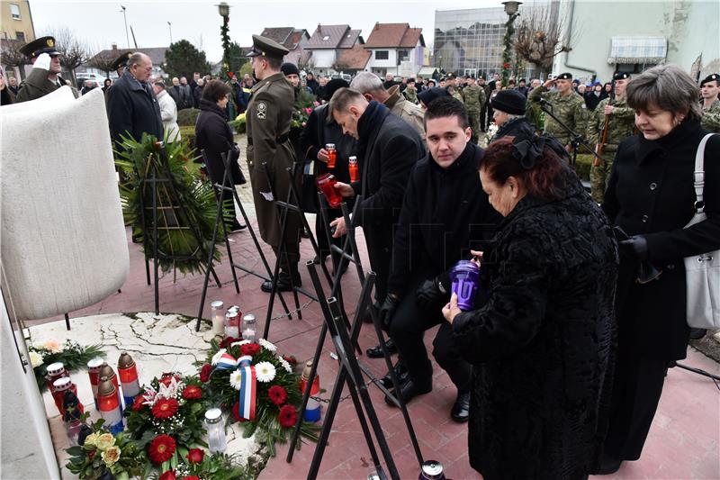 U Otoku obilježena 26. godišnjica pogibije prvih hrvatskih zrakoplovaca