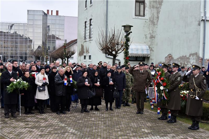 U Otoku obilježena 26. godišnjica pogibije prvih hrvatskih zrakoplovaca