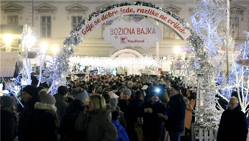 Božićna bajka na Trgu bana Jelačića