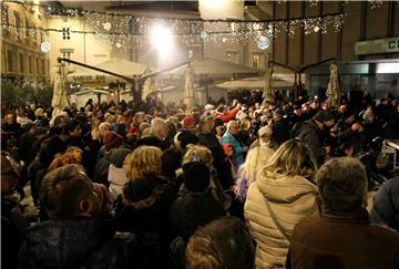 Paljenjem prve svijeće počeo Advent u Rijeci