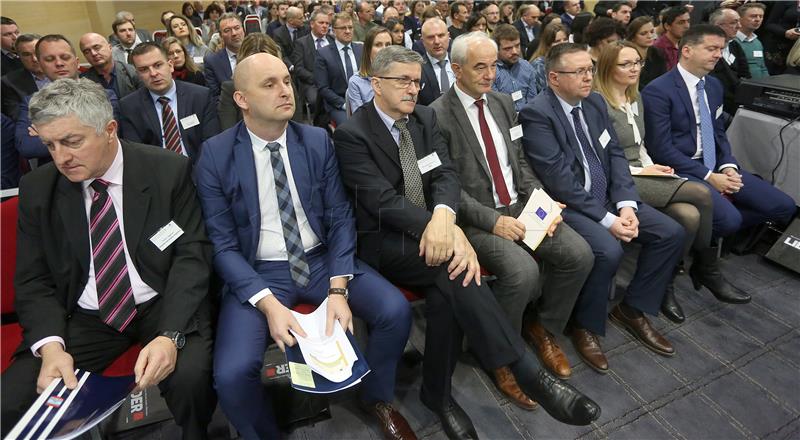 Osijek: konferencija "Ruralni razvoj - uloga u lancu proizvodnje hrane"