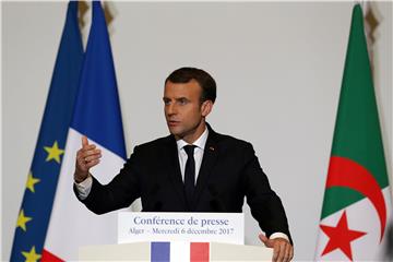 Macron u Alžiru kao prijatelj, odbija biti talac prošlosti 