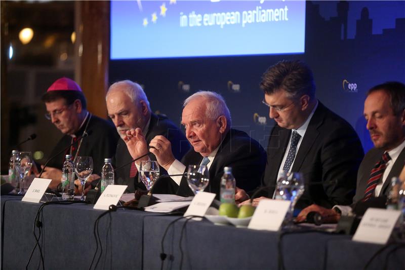 EPP head warns of danger of S-E Europe returning to its dark past