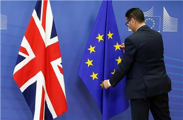 EK: Još nema bijelog dima u pregorima o Brexitu