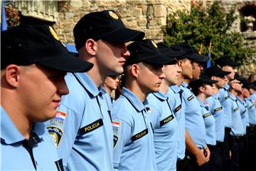 Stižu plaće na račune policajaca, neće biti štrajka