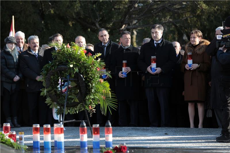 Na Mirogoju obilježena 18. godišnjica smrti predsjednika Tuđmana