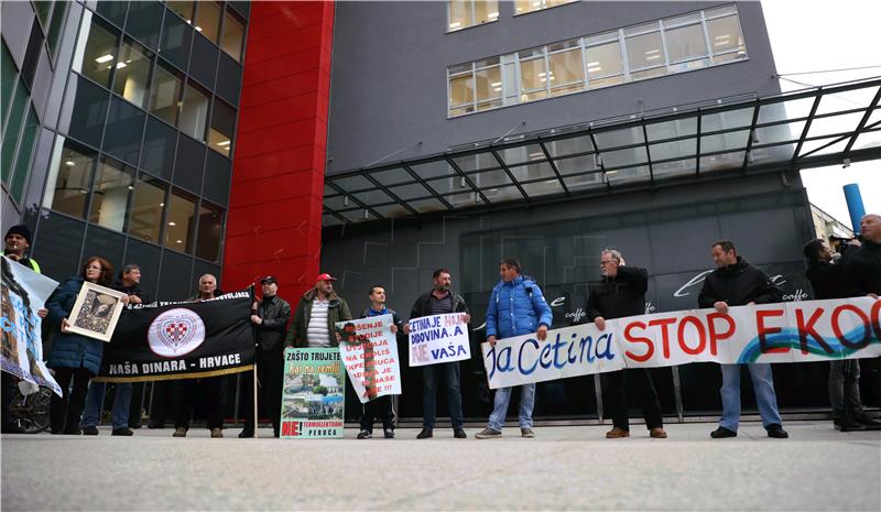 Prosvjed protiv termoelektrane Peruća