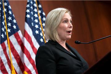 USA GILLIBRAND TRUMP