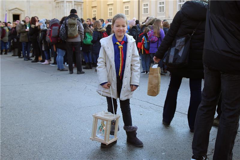 Betlehemsko svjetlo mira u zagrebačkoj Prvostolnici