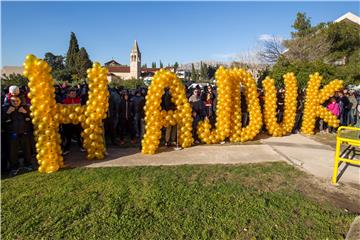 Torcida izvela performans u budućem Tematskom parku