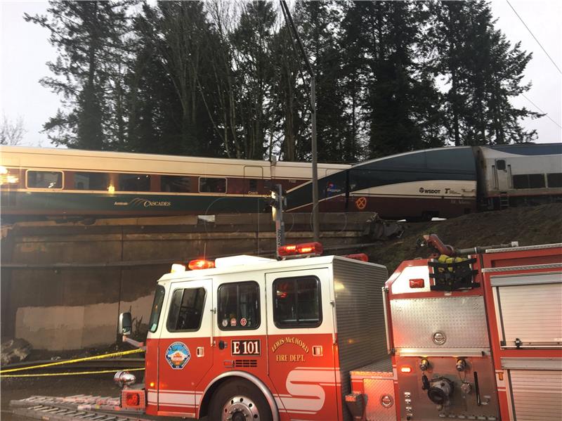 USA WASHINGTON TRAIN DERAILMENT