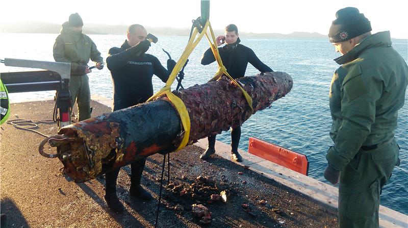 Ugljan - iz mora izvađen torpedo iz Prvog svjetskog rata