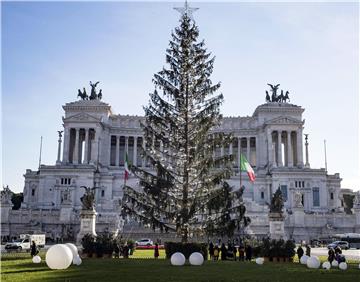 ITALY CHRISTMAS TREE